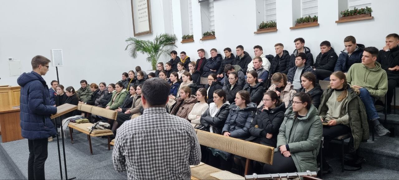 Отчетное собрание молодёжи второй Кишиневской церкви