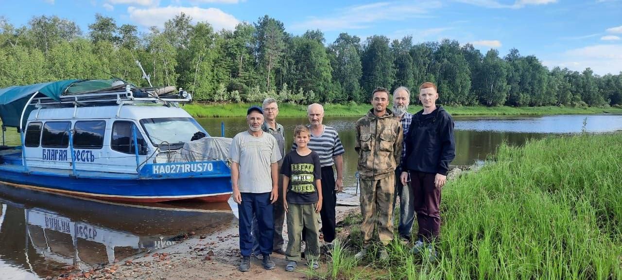 Благовестие на катере по реке Тым